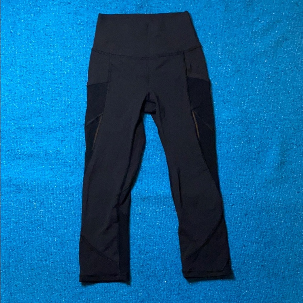 Lululemon Cropped Mesh Running Pants
